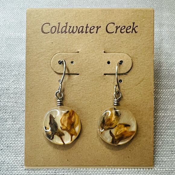 New Coldwater Creek Resin Flower Earrings - Picture 1 of 2